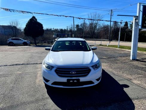 Used 2013 Ford Taurus SEL image 2