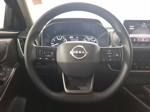 Used 2026 Nissan Rogue S FWD image 19