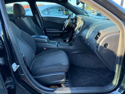 Used 2016 Dodge Charger SXT image 7