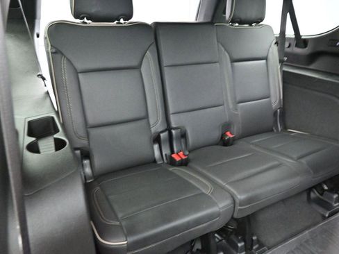 Used 2023 GMC Yukon XL SLT w/ SLT Premium Package AWD/4WD image 39