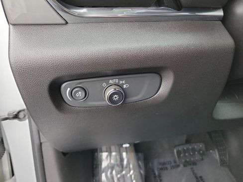 Used 2020 Chevrolet Traverse LS image 28