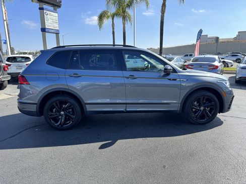 Certified 2024 Volkswagen Tiguan SE R-Line FWD image 10