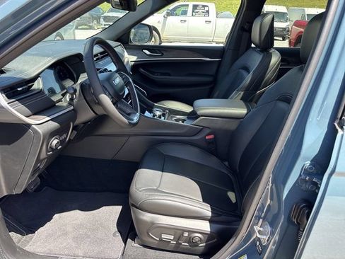 New 2026 Jeep Grand Cherokee Limited w/ Limited Altitude Package AWD/4WD image 12