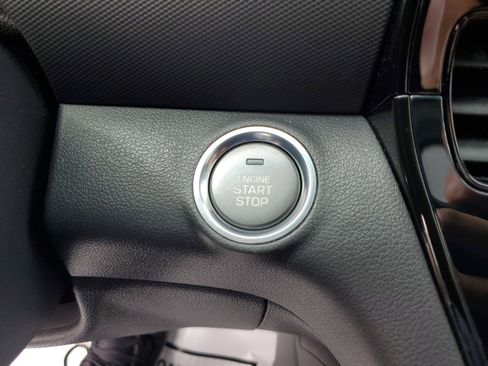 Used 2020 Hyundai Ioniq Limited image 29