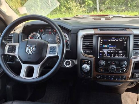 Used 2018 RAM 1500 Laramie w/ Convenience Group image 10