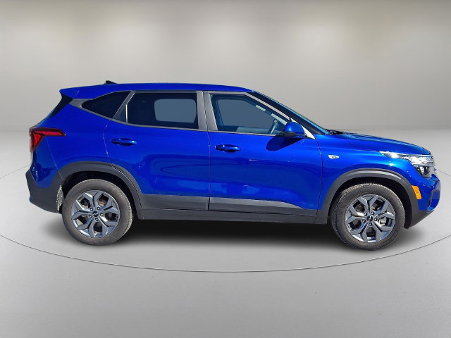 Used 2024 Kia Seltos LX AWD/4WD image 7
