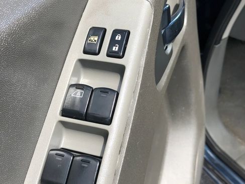 Used 2016 Nissan Frontier SV w/ SV Value Truck Package RWD image 13