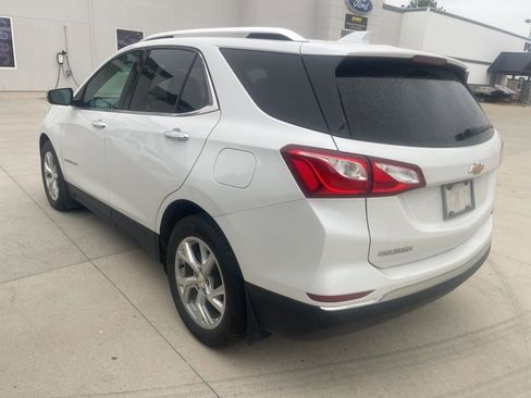Used 2018 Chevrolet Equinox Premier FWD image 2