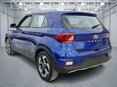 Certified 2023 Hyundai Venue Limited image 4