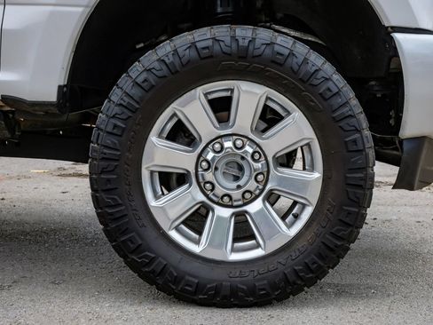 Used 2019 Ford F250 Platinum w/ Platinum Ultimate Package AWD/4WD image 59