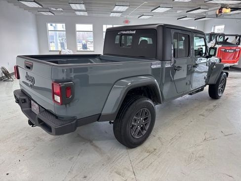 New 2026 Jeep Gladiator Sport image 9