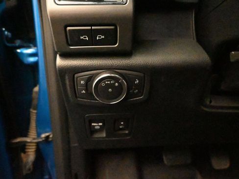 Used 2019 Ford F150 XLT w/ Equipment Group 302A Luxury AWD/4WD image 12