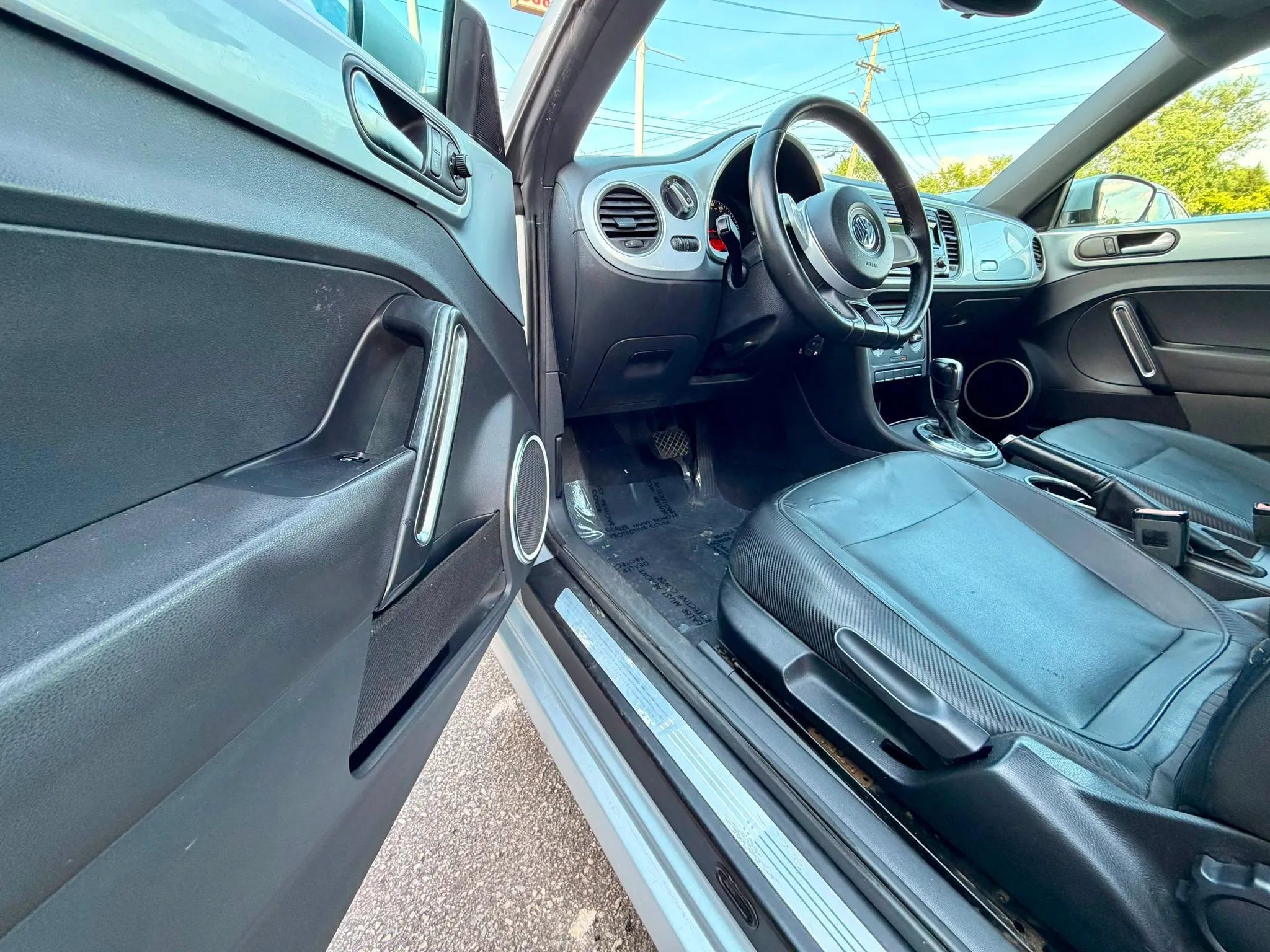 Used 2012 Volkswagen Beetle 2.5 FWD image 7
