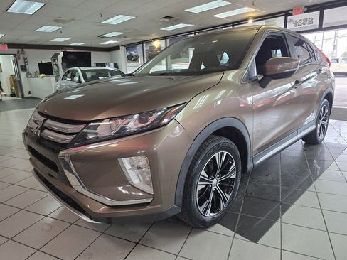 Used 2019 Mitsubishi Eclipse Cross SE image 1