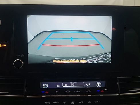 Used 2026 Toyota Sienna LE FWD image 33