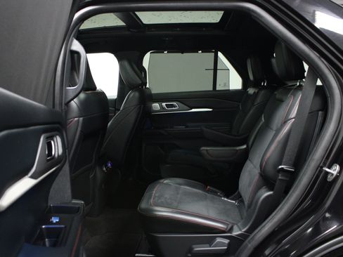 Used 2025 Ford Explorer ST AWD/4WD image 13