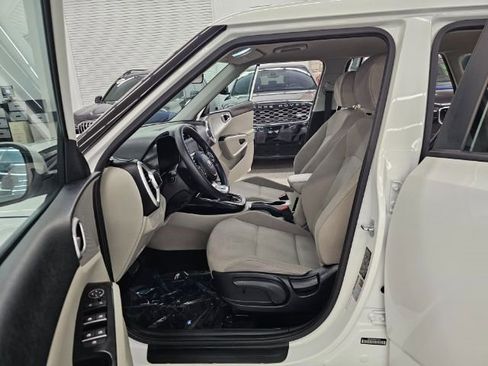 Used 2021 Kia Soul LX image 29