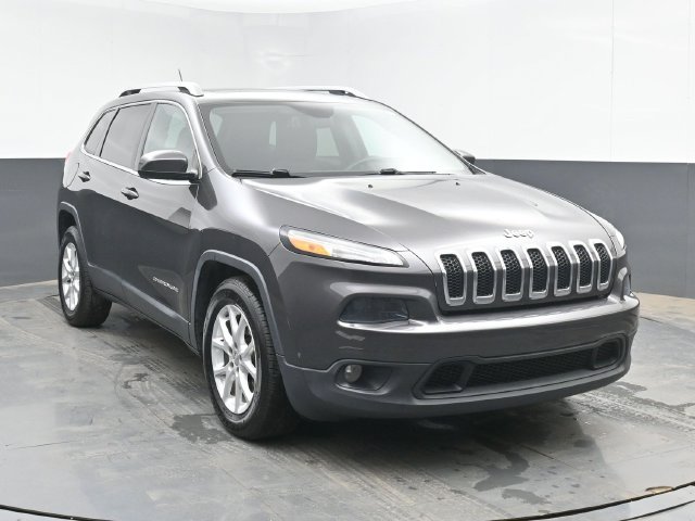 Used 2015 Jeep Cherokee Latitude w/ Comfort/Convenience Group FWD image 2