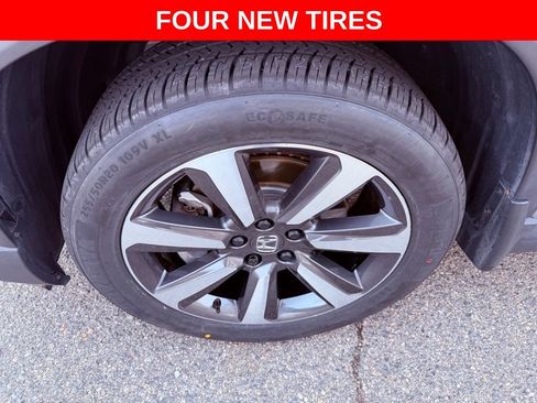 Used 2023 Honda Pilot Touring image 4