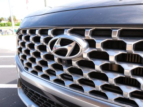 Used 2021 Hyundai Santa Fe Limited w/ Cargo Package image 11