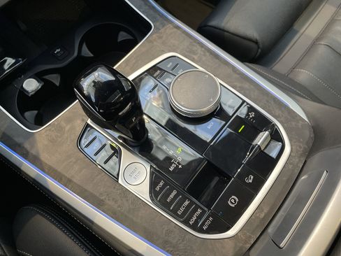 Used 2022 BMW X5 xDrive45e w/ M Sport Package image 29