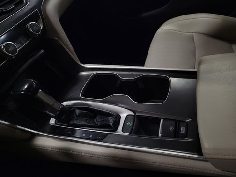 Used 2018 Honda Accord EX-L image 26