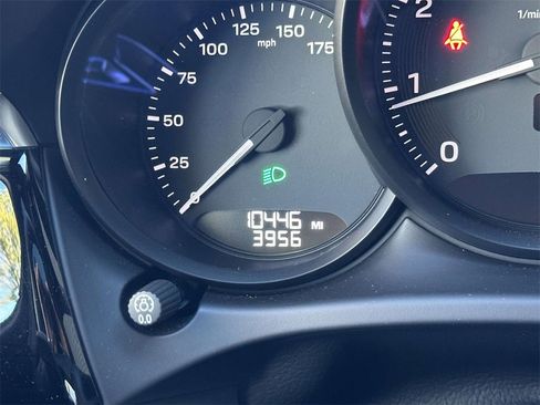 Used 2025 Porsche Macan image 20