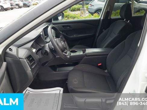 Used 2024 Nissan Rogue S FWD image 15