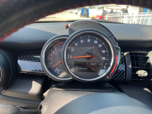Used 2019 MINI Cooper S w/ Signature Upholstery Package FWD image 15