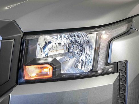 Certified 2025 Nissan Frontier S image 4