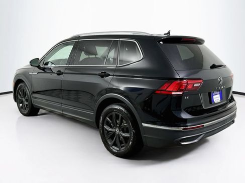 Used 2024 Volkswagen Tiguan SE w/ Panoramic Sunroof Package FWD image 6