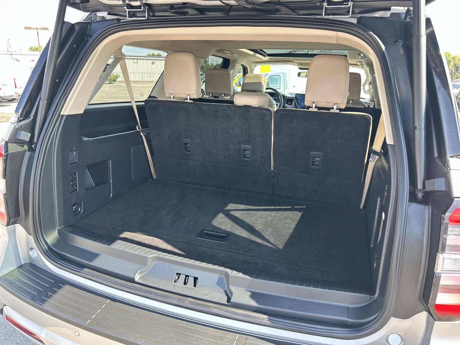 Used 2024 Ford Expedition Max Limited AWD/4WD image 14