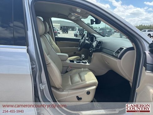 Used 2019 Jeep Grand Cherokee Limited RWD image 19