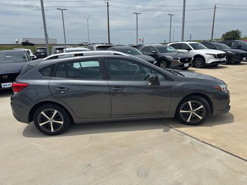 Used 2021 Subaru Impreza 2.0i Premium AWD/4WD image 8