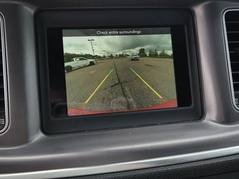Used 2022 Dodge Charger SXT RWD image 16