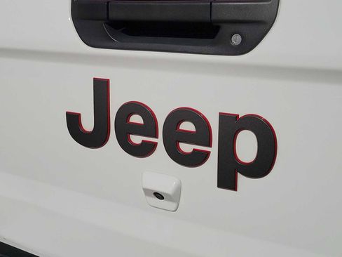 Used 2021 Jeep Gladiator Rubicon image 7