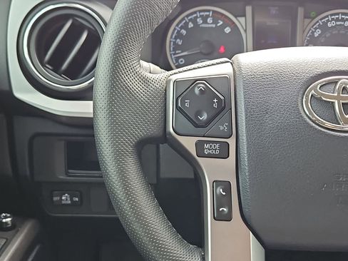 Used 2018 Toyota Tacoma SR5 image 23