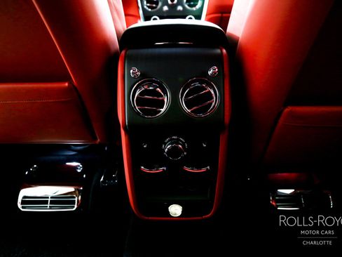 Certified 2022 Rolls-Royce Cullinan w/ Dark Exterior Package image 20