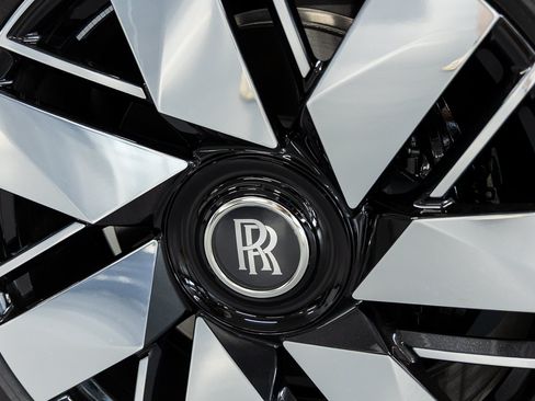 New 2026 Rolls-Royce Cullinan AWD/4WD image 17