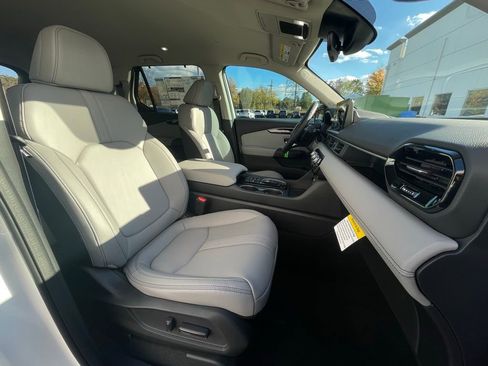 Used 2025 Honda Pilot EX-L image 32