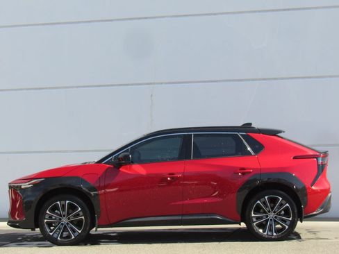 Certified 2024 Toyota bZ4X AWD w/ Weather Package image 4
