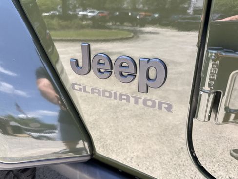 Used 2021 Jeep Gladiator Sport AWD/4WD image 13