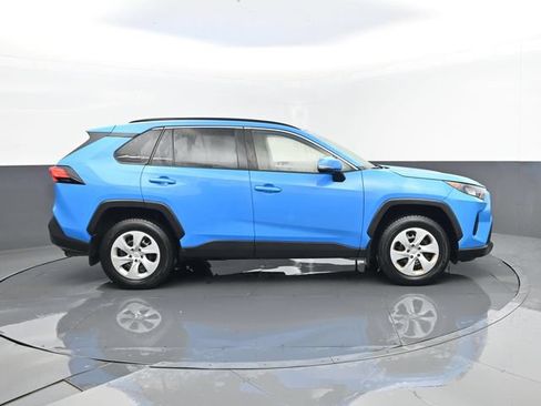 Used 2019 Toyota RAV4 LE w/ All Weather Liner Package AWD/4WD image 4