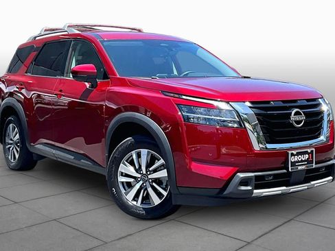 Used 2023 Nissan Pathfinder SL FWD image 3