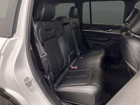 New 2025 Jeep Grand Cherokee Limited w/ Trailer Tow Package image 31