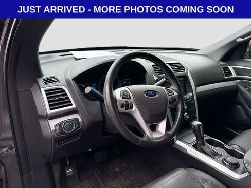 Used 2015 Ford Explorer XLT w/ Equipment Group 202B AWD/4WD image 11