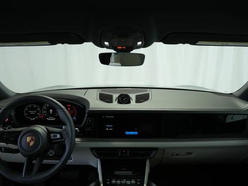 Used 2025 Porsche Cayenne Coupe image 16