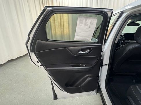 Used 2025 Chevrolet Blazer LT AWD/4WD image 28