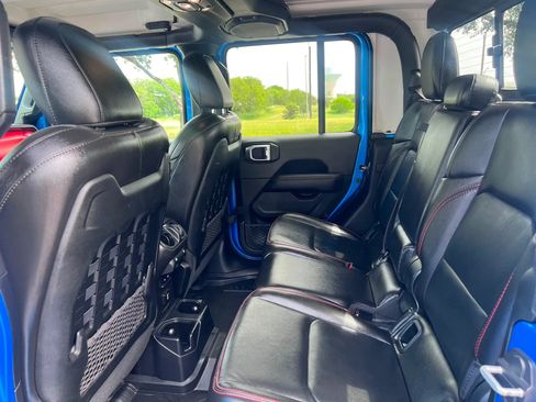 Used 2020 Jeep Gladiator Rubicon AWD/4WD image 15