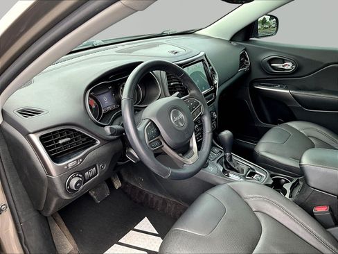Used 2019 Jeep Cherokee Limited AWD/4WD image 17